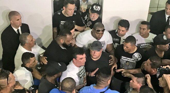 Andrés, ao final da coletiva que terminou em bagunça