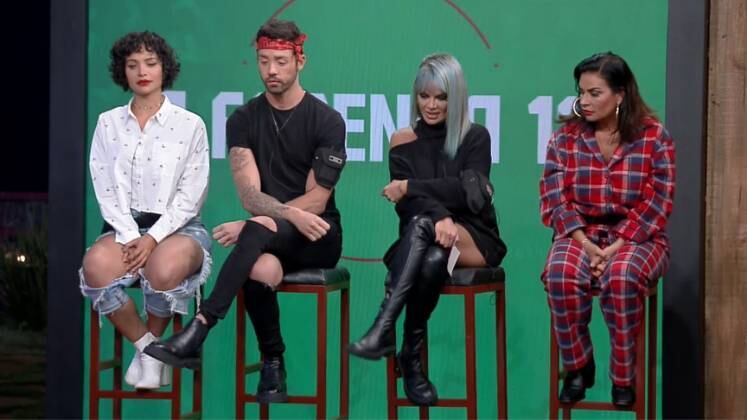 Formação da Roça

Após diversos conflitos entre aliados do reality, a nona Roça foi formada: Aline, indicada pelo Fazendeiro Gui Araujo, Rico, pelos votos da sede, Valentina, pelo Poder da Chama Amarela, e Solange, após não ser salva no Resta Um. A escritora vetou Aline de participar da Prova do Fazendeiro e a peoa ganho uma passagem direta para a noite de eliminação