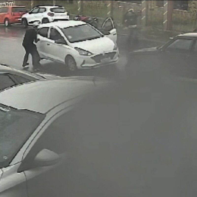 Vídeo mostra acidente proposital para roubo de malote no Paraná; assista