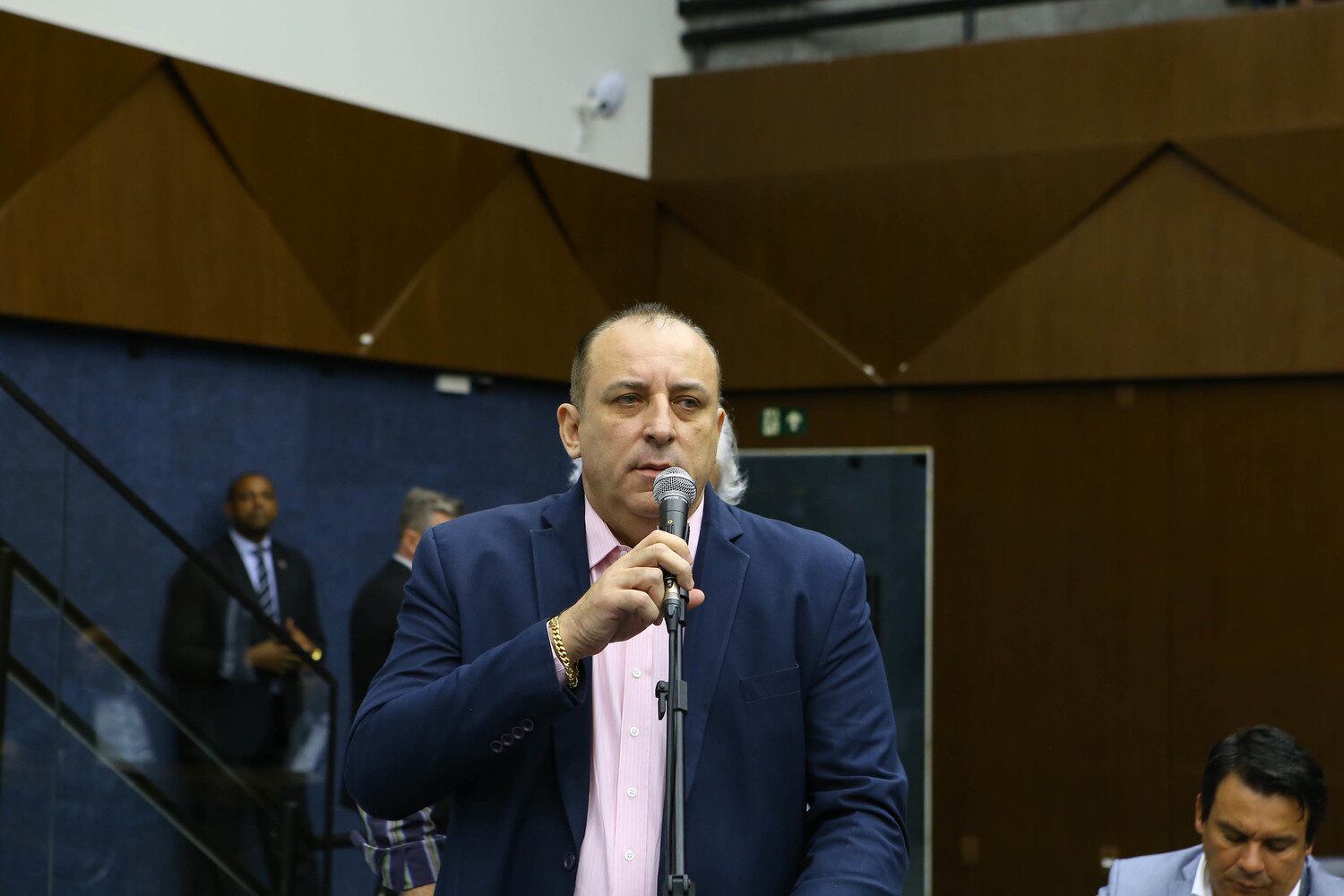 Político é acusado de quebra de decoro parlamentar