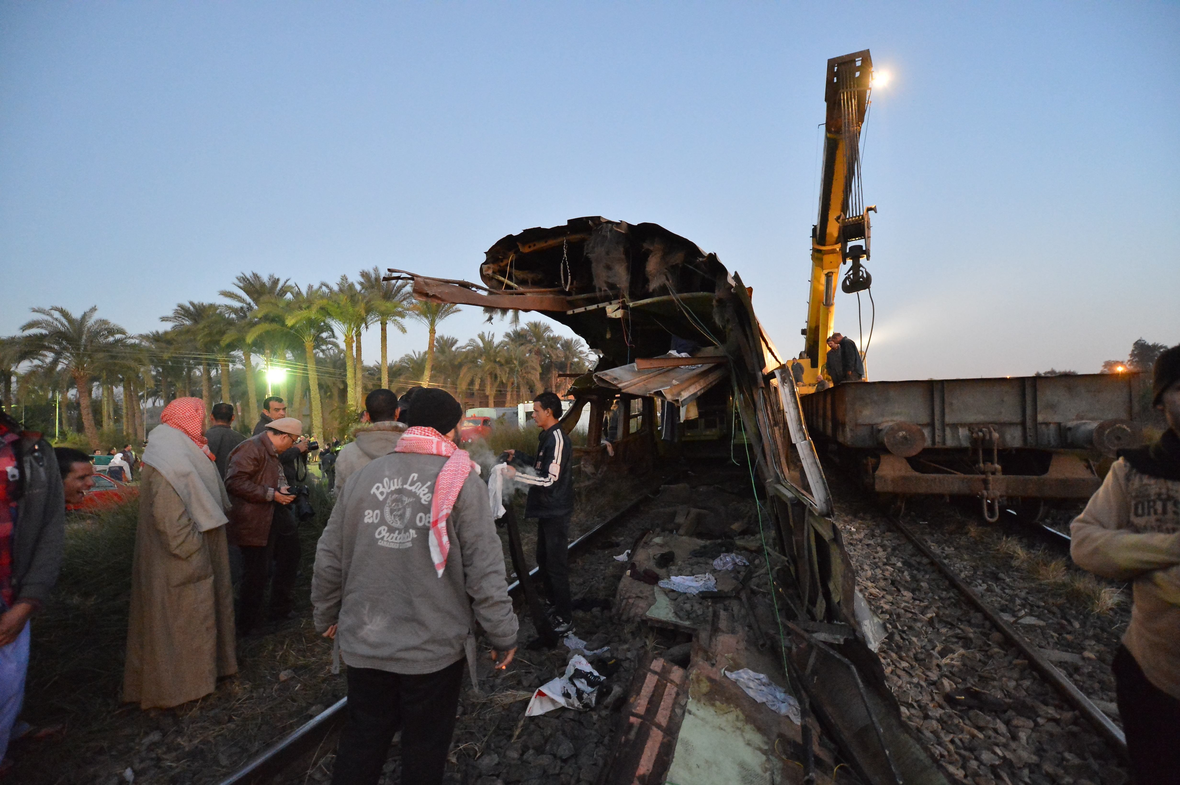 O número de vítimas do acidente, que aconteceu quando dois vagões do trem saíram da via nas cercanias de Guiza, não é definitivo e pode aumentar nas próximas horas