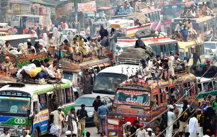 Na Índia, o jeito é subir no teto para esfriar a cabeça — e ver até onde vai a tragédia 

Quer saber tudo sobre Carros? Acesse r7.com/carros!