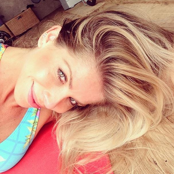 

Karina quer deixar a região mais, digamos, avantajada, mas não se
espelha em nomes como Sabrina Sato ou, indo mais além, Mulher Melancia.

 



— Quero um pouco maior que a minha só. Até porque, senão, vou ficar desproporcional
porque sou pequena de estatura



+ Quer saber tudo sobre o Programa da Sabrina? Siga o perfil no Twitter

+ A atração da japa mais famosa do Brasil também está no Facebook. Curta!