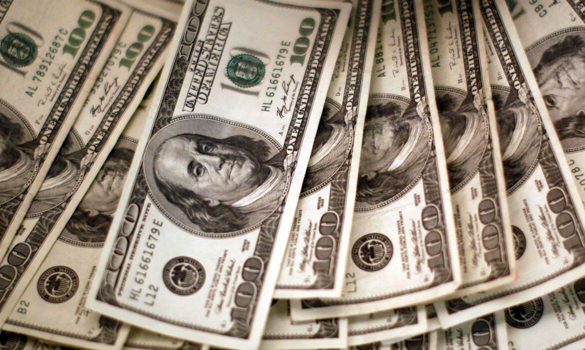 Dólar avança pelo segundo pregão consecutivo