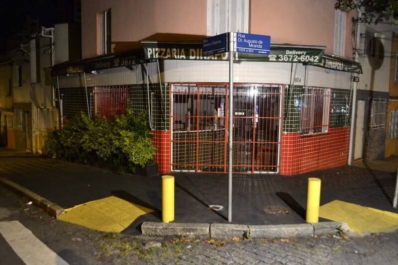Pizzaria, salão de beleza e bares da zona oeste sofreram arrastões