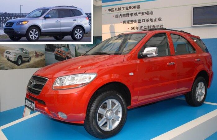 Derivado da mesma plataforma do Sorento, o antigo Hyundai Santa Fe também foi "homenageado" pelos chineses. A lateral pode até enganar, mas basta ver a dianteira do Huanghai SR para se lembrar do antigo Hyundai