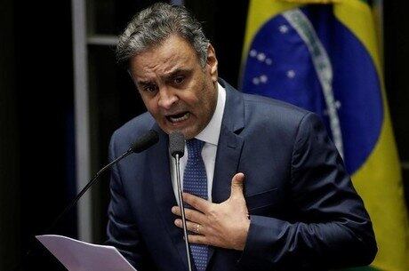 Defesa de Aécio pede troca de relator