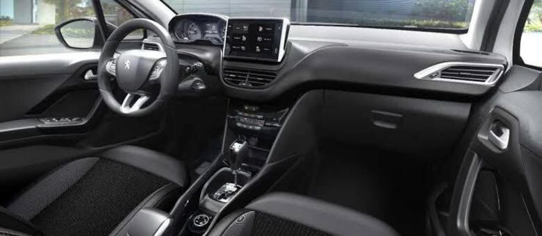 Bom nível de acabamento e um toque de modernidade são marcas do Peugeot 2008