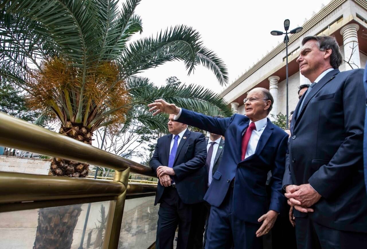 O presidente Jair Bolsonaro visitou, na manhã deste domingo (1º), o Templo de Salomão, ao lado do fundador e líder da Igreja Universal do Reino de Deus, bispo Edir Macedo