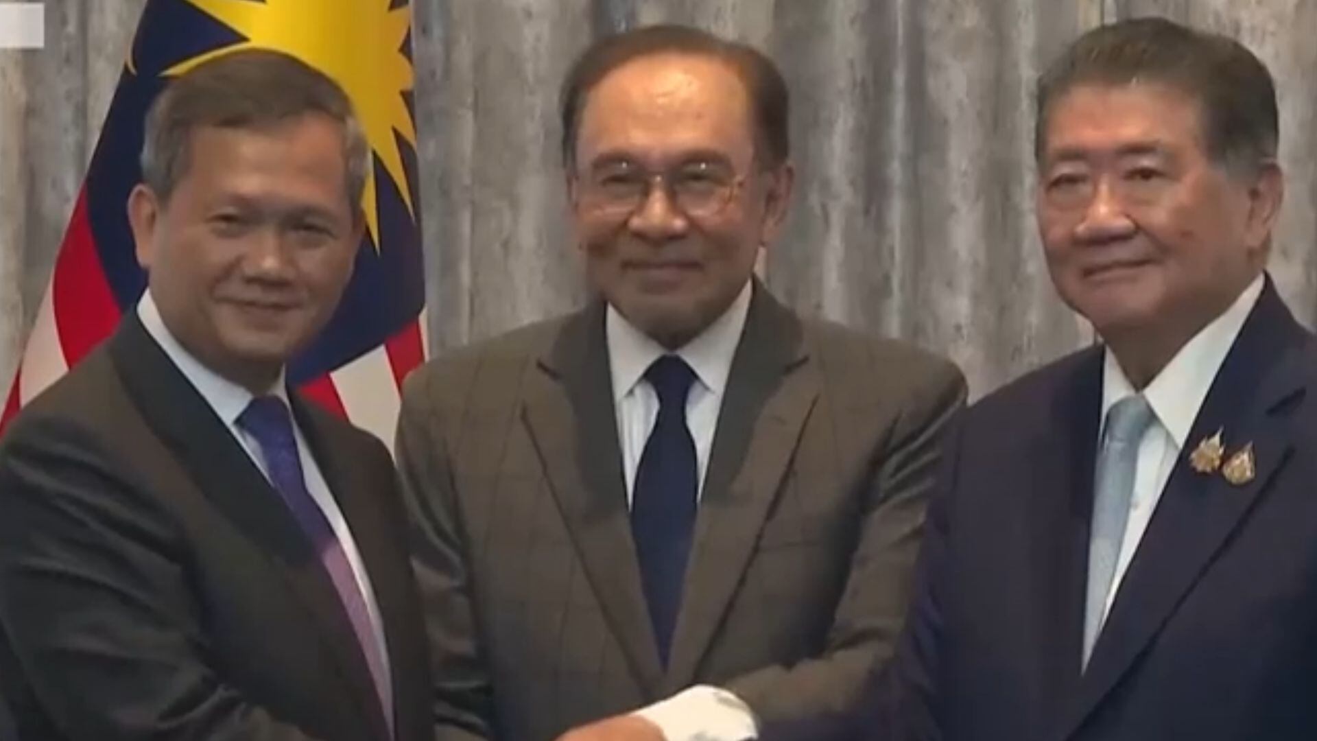 Ataques ainda acontecem apesar do cessar-fogo entre Tailândia e Camboja, comenta analista