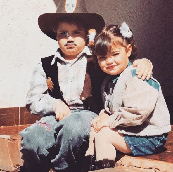 Lana e Juliano quando eram crianças. Fofos, não?!