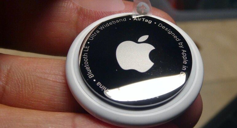 Dispositivo Air Tag da Apple foi utilizado para rastrear mala roubada