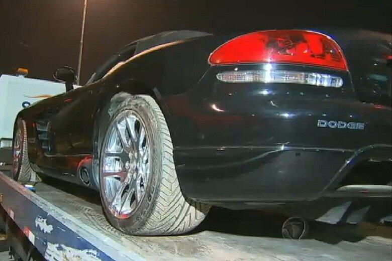 Os
policiais, então, detiveram duas pessoas: o dono do imóvel e um homem paraguaio responsável pela entrada dos carros no Brasil 