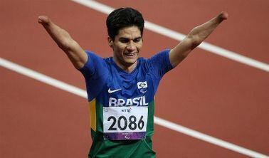O brasileiro também conquistou uma prata e um bronze em Pequim 2008, e promete aumentar a coleção de medalhas