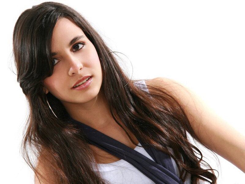 Monique Lemos
Estudante de administração da Ufba e empreendedora de coração, Monique é uma jovem mobilizadora e que acredita no poder da educação. Atualmente, ela é estagiária na área administrativa da SER, responsável por finanças e projetos especiais na Alavanca Universitária e fundadora do Faz Transporte.
Nas horas vagas, Monique ama dançar e escrever, além de ser voluntária da JR Achievment e do Global Shapers, e participar de projetos empreendedores, como a Liga Universitária de Empreendedorismo Salvador e Empresa Júnior de administração da Ufba. Juntos, a educação e o empreendedorismo têm transformado Monique em uma jovem com potencial de fazer a diferença no Brasil