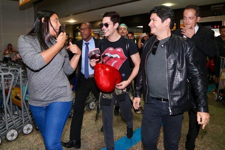 A cantora Li Martins confirmou presença na apresentação de Christian em São Paulo (dia 14), onde dividirá os vocais na canção Toxico