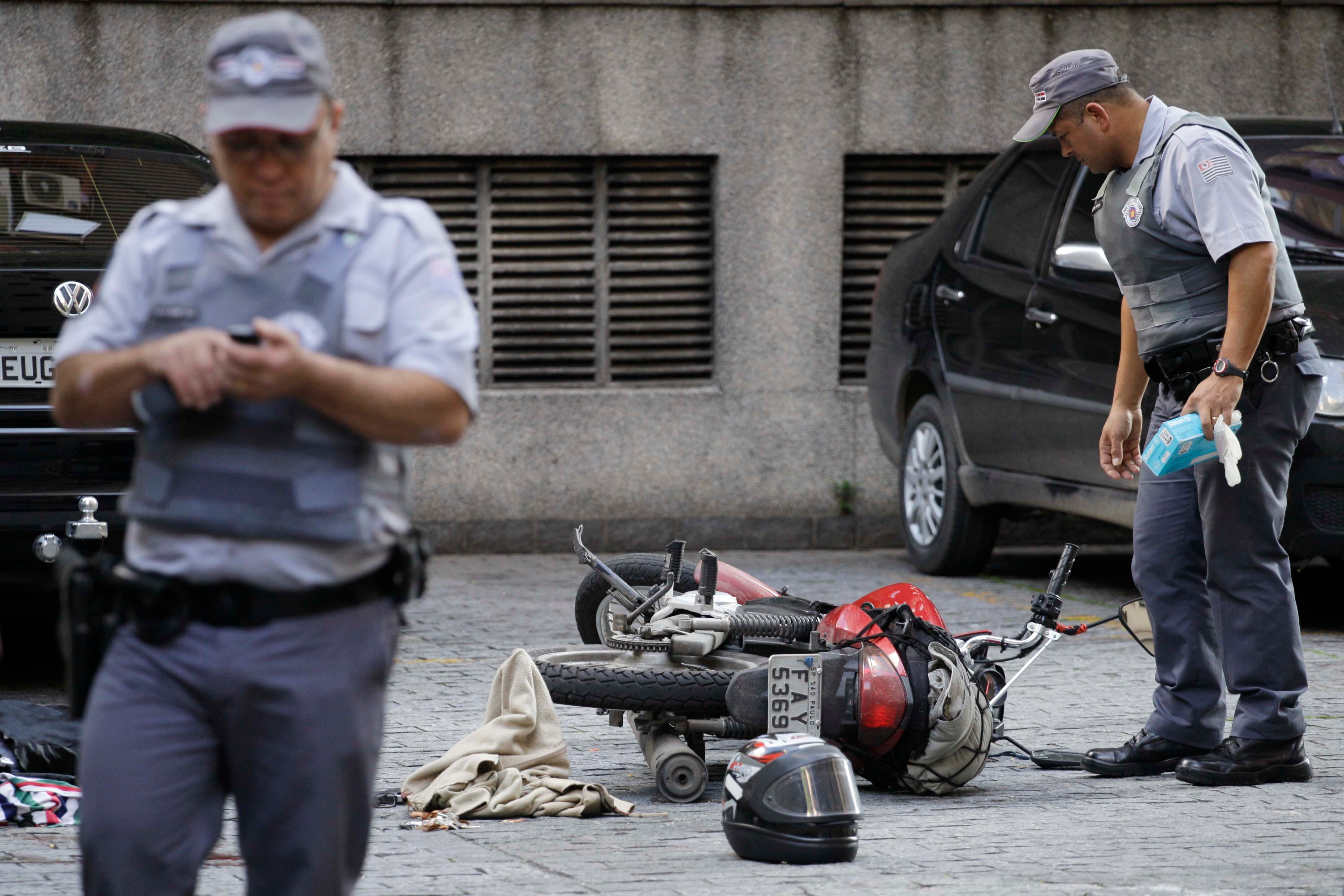 Suspeito e policial foram baleados em tentativa de assalto