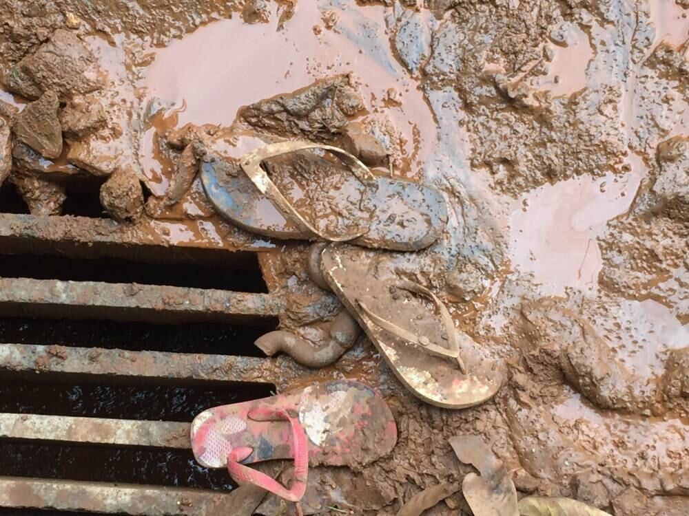 Na comunidade Vila Bernadete, deslizamento provoca mortes