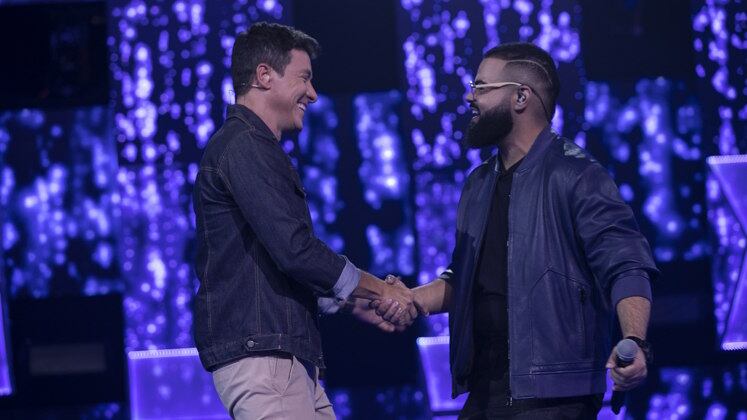 A ansiedade já está batendo na porta! No próximo domingo (7), o público vai se encantar com diversidade musical do Canta Comigo 5. No quinto episódio do reality da Record TV, os candidatos vão investir alto no repertório e em performances para agradar o time de especialistas. Eles terão que ir além da potência vocal para conquistar o prêmio de R$ 300 mil. Confira alguns spoilers!