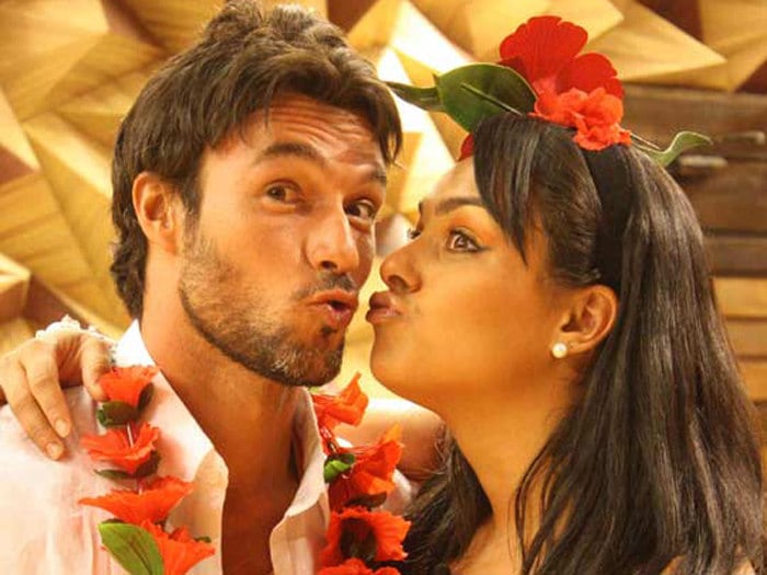 Do programa, Daniel diz que só guarda boas recordações.
— Tenho saudades da galera! Vivemos intensamente muitas coisas em quase 90 dias de confinamento. Sérgio Mallandro, Nany People, Monique Evans, Andressa Soares são pessoas que conhecia somente pela TV, e, quando os conheci pessoalmente, eles se tornaram grandes exemplos para mim