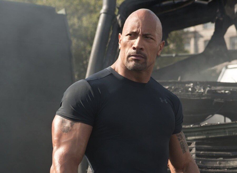 Dwayne Johnson — entre US$ 14 milhões e R$ 15 milhões (ou entre R$ 44 milhões e R$ 47 milhões)
O astro de ação agora faz parte da franquia Velozes & Furiosos, um sucesso estrondoso mundialmente, o que só aumenta sua fortuna conquistada com filmes como G.I Joe: Retaliação