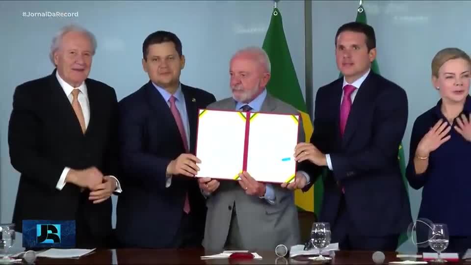 Lula entrega PEC da Segurança Pública ao Congresso com texto que amplia os poderes da União