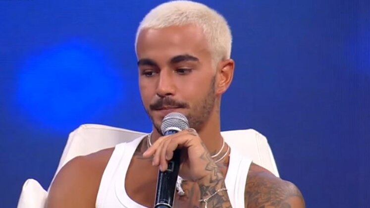 Tranquilo até demais
Ao ser questionado sobre ter deixado a desejar no entretimento ao público, Yuri alegou que não iria forçar nenhuma barra no programa, apenas viver tranquilamente, como sempre fez. Ainda se mostrou surpreso pelo tempo que durou dentro da sede. "Não vou ficar inventado briga e procurando defeito nos outros", justificou.