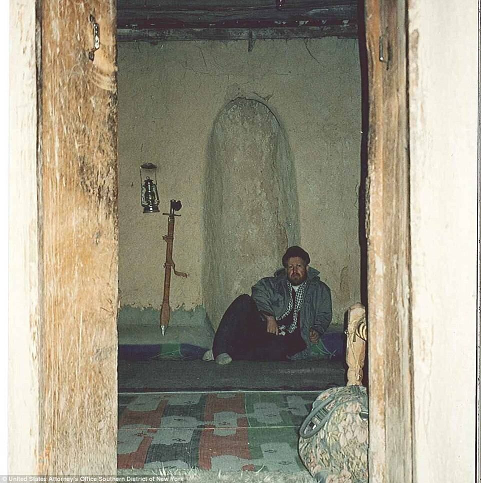 Al Suri escreveu um livro, em 2004, denominado "O Chamado para a Resistência Islâmica Global"