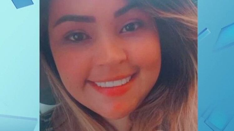 O Balanço Geral acompanha o caso da balconista Beatriz
Cordeiro de Souza, de 27 anos, encontrada morta pela filha de 8 anos na sala de
casa. Conforme o laudo, Beatriz teve insuficiência respiratória e sepse por
infecção urinária. Mas, a família da jovem não aceita essa versão. Entenda o
caso