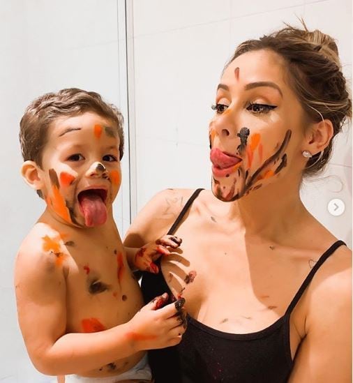 Mãe de primeira viagem

Babi é mãe do pequeno Pedro, que recentemente completou 1 aninho e esbanja carisma e fofura nas redes sociais