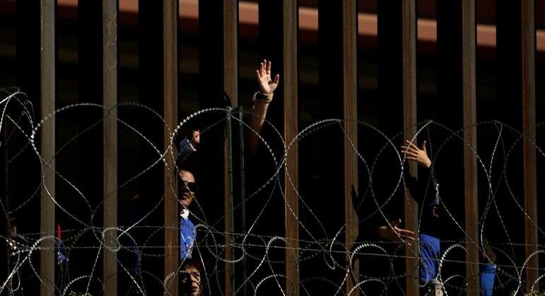 Brasileiros pagariam até R$ 100 mil para atravessador facilitar passagem pela fronteira