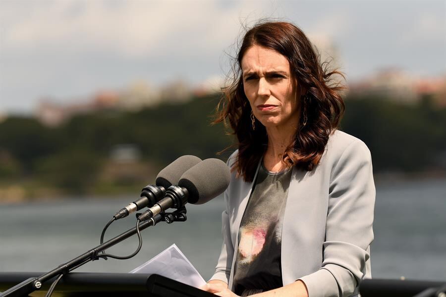 Jacinda rebate críticas de Trump por novo surto

