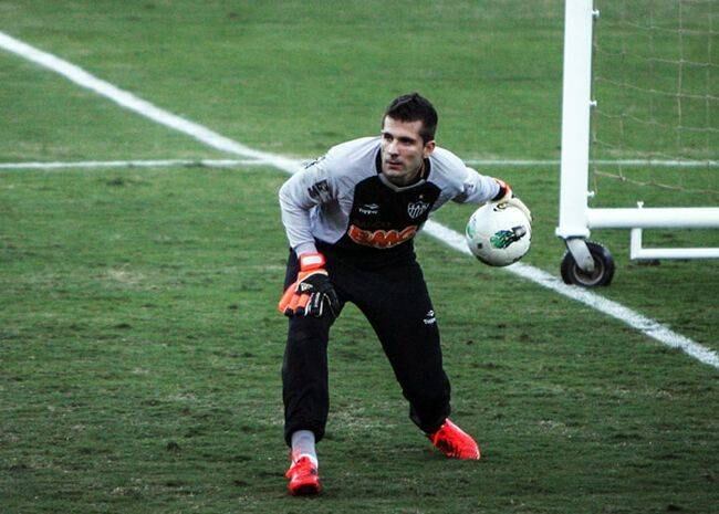 Julio César é o goleiro titular do time brasileiro na Copa do Mundo. Isso todos já sabem. Felipão já confirmou. Mas e o reserva? Victor, do Galo, quer carimbar o passaporte para o Mundial