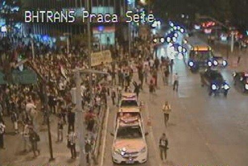 Trânsito foi fechado na Afonso Pena