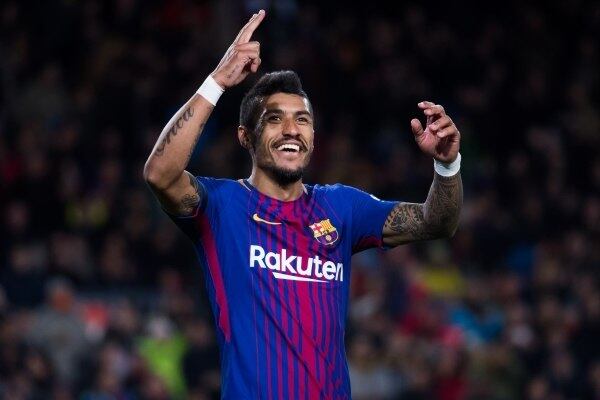 Uma surpresa: Paulinho venceu o duelo com Fàbregas e também compõe a seleção de Chelsea x Barcelona