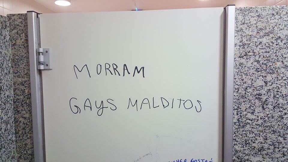 Pichação foi encontrada em banheiro da faculdade de direito