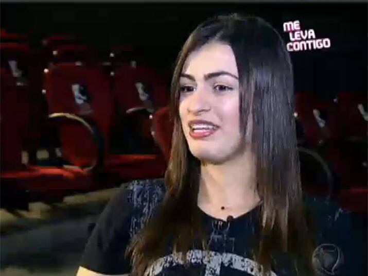 Mais tarde, foi a vez das pretendentes conhecerem os defeitos dele. Alguns foram levantados pela amiga:

— Quando faz uma coisa, ele quer que a coisa seja certinha e isso, às vezes, irrita. Ele é muito vaidoso e malha todo o dia. Passa creme, sempre quer se olhar no espelho. Sempre quando a gente marca alguma coisa, ele chega atrasado

+ Vídeo: Cuidados com o corpo conquistam mulherada e Eliedson se dá bem

+ Siga o Me Leva Contigo no Twitter

+ Curta o Me Leva Contigo no Facebook



