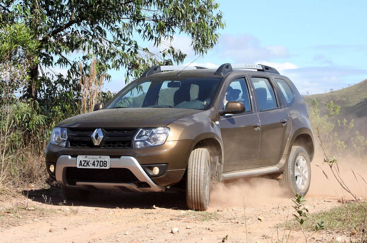 23°) Renault Duster — 2.698 unidades