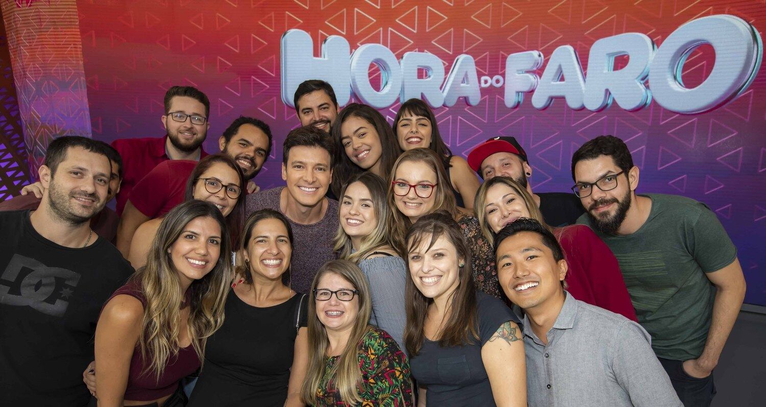 Eles também conheceram Rodrigo Faro e posaram ao lado do apresentador