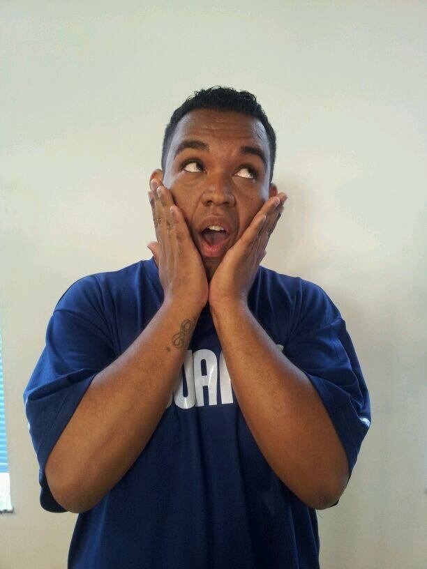 Cansado de viver "escondido", Edu resolveu promover uma mudança completa. A oportunidade de participar do "Além do Peso" foi o impulso que faltava a ele, apesar de todas as dificuldades vividas durante o processo de emagrecimento.

— Deixei de comer tudo o que gostava para adotar uma dieta inversa daquilo que eu estava acostumado (...). O mais difícil pra mim no emagrecimento é a mente, que é fundamental. É você olhar para o alimento que você mais gosta, aquele bem gorduroso, aquela pizza, a macarronada com bastante molho e falar: 'Eu não preciso disso, eu posso ter uma opção mais light com o mesmo sabor'
