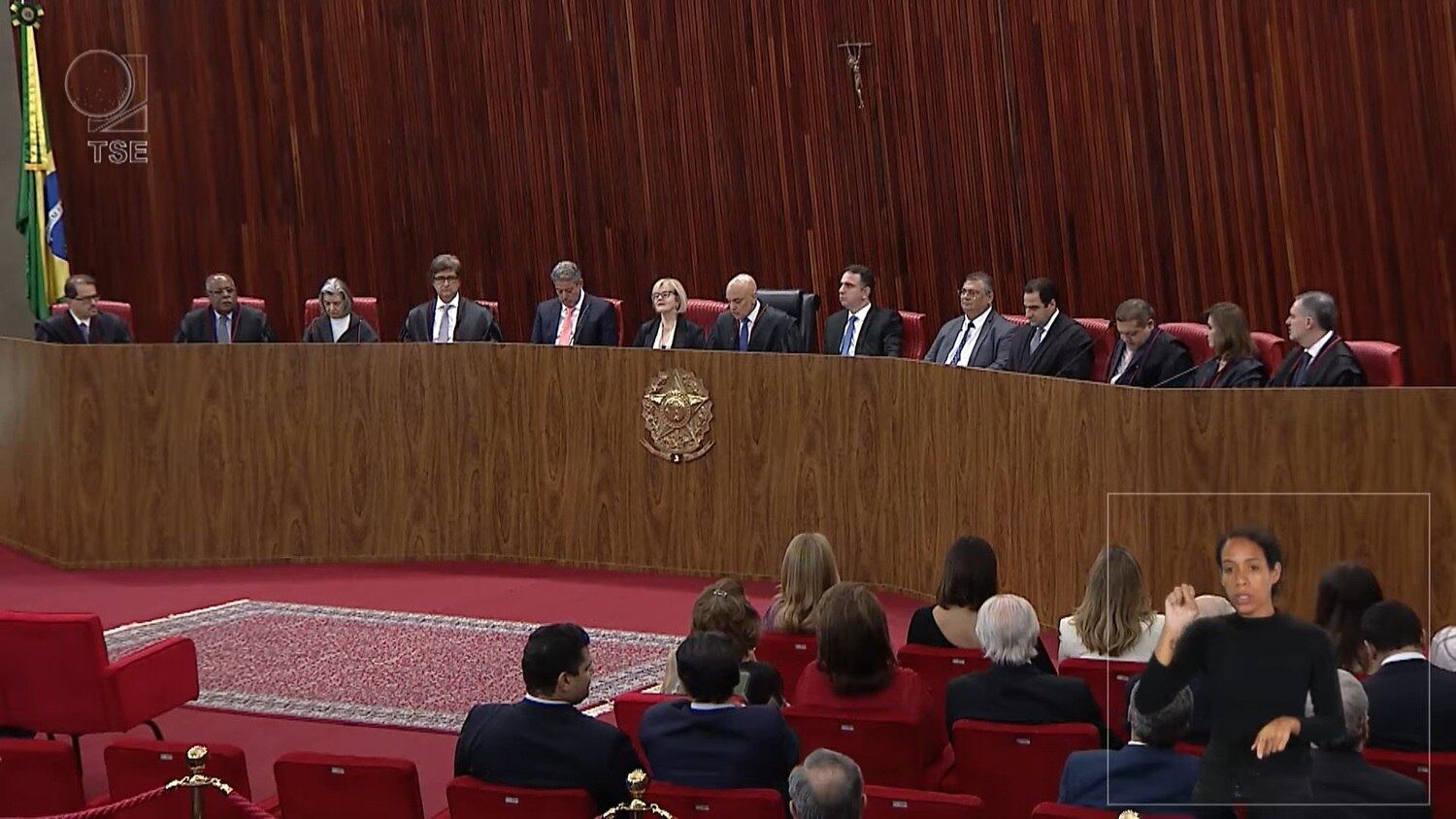 Dois novos ministros tomaram posse no TSE