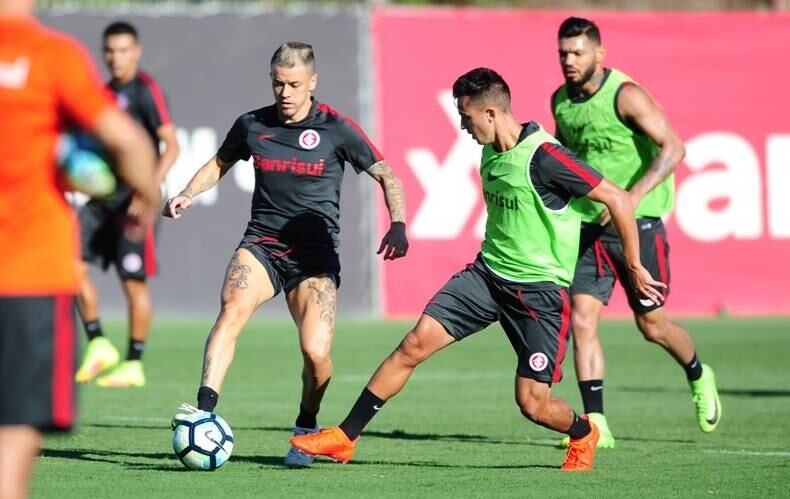 Mesmo com o 4 a 1 no Maranhão, o comandante contará com alguns titulares para a partida. Entre eles, D'Alessandro está na lista dos prováveis 11 iniciais