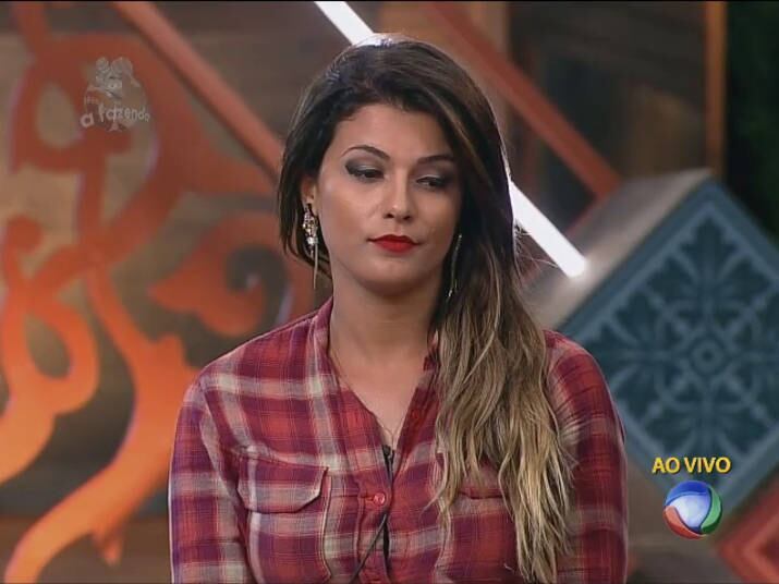 R7: E o Leo?
Babi: Não. Eu não preciso disso não. Tenho uma coisa boa para mim!
+ Britto Jr. anuncia 8ª temporada do reality A Fazenda
+ DH Silveira é o grande campeão da Fazenda 7
+ Relembre a trajetória de DH
+ Babi Rossi é a segunda colocada de A Fazenda 7. Relembre a trajetória da peoa
+ Heloisa Faissol é a terceira colocada da Fazenda 7. Relembre a trajetória da peoa
+ Veja fotos dos bastidores da grande final de A Fazenda