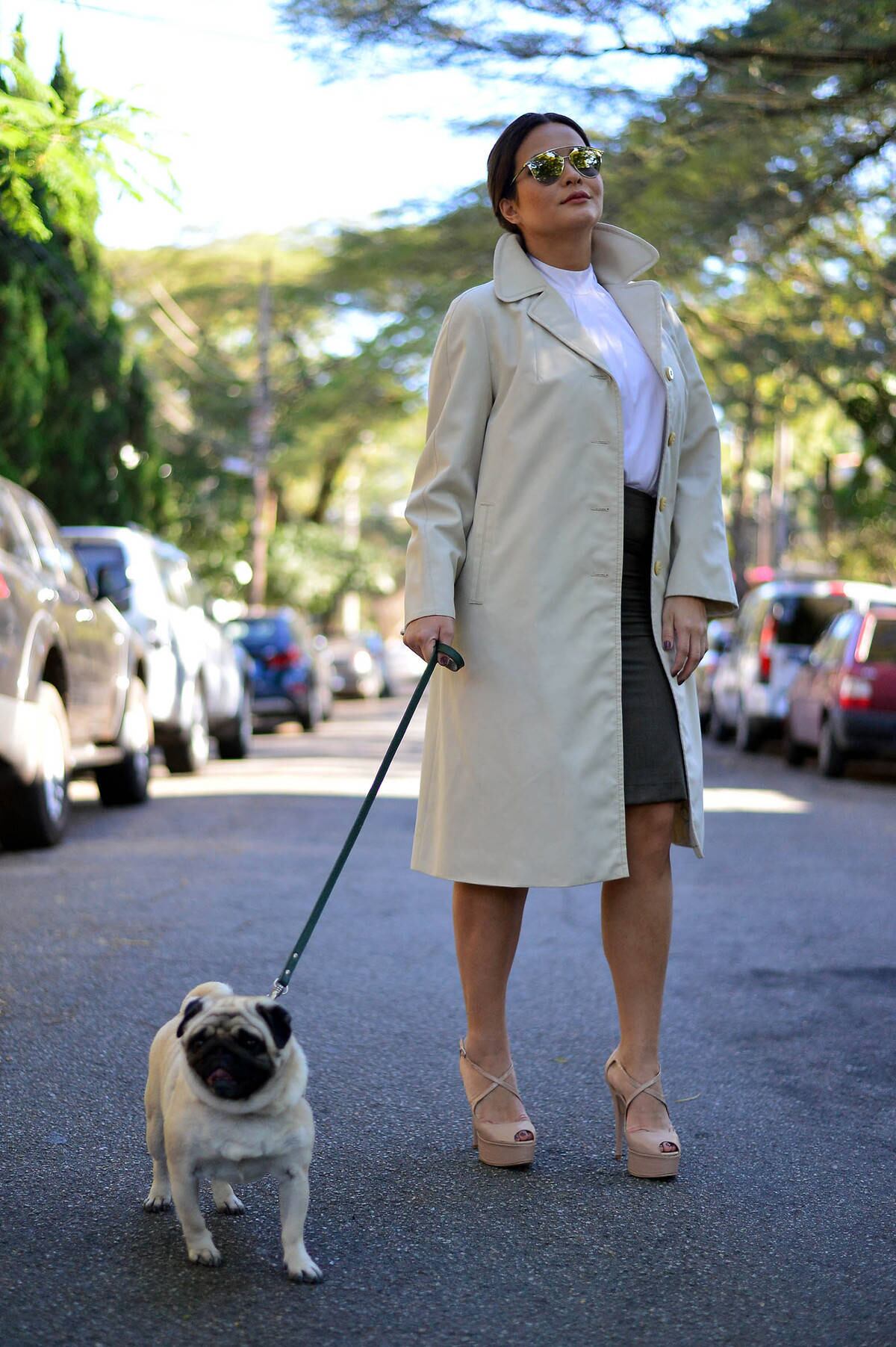A consultora Isabela contou que essa é uma roupa que pode ser usada para uma reunião de negócios ou um evento social. 

— É um look para uma mulher poderosa, para uma mulher que decide
