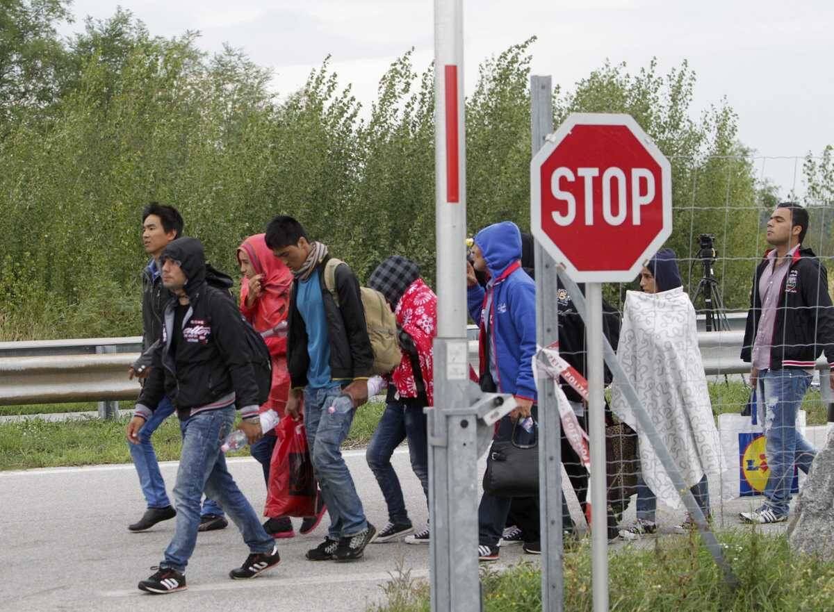 A maioria dos imigrantes ia em família e, a pé,
chegava à cidade para pegar o transporte