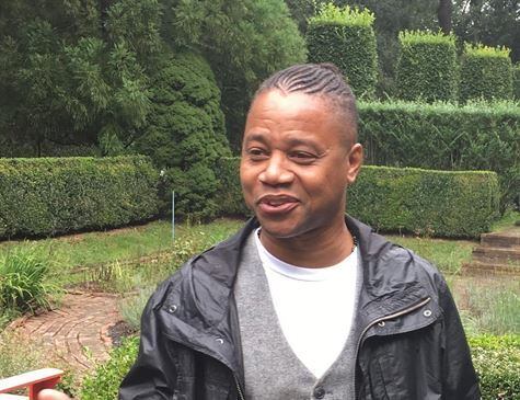 De acordo com as denúncias, o ator tocou de forma inapropriada nos seios de uma mulher de 30 anos