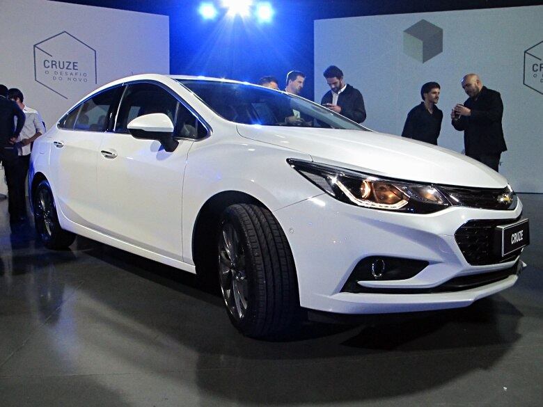 Mesmo assim, o sedã está 100 kg mais leve, segundo a montadora