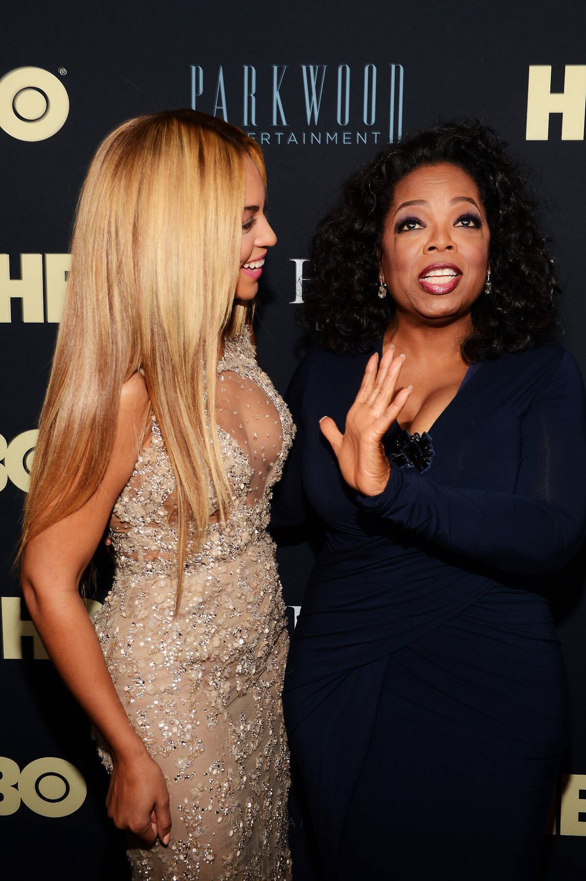 Oprah e Beyoncé

Claro que uma grande amizade nasceria entre as duas mulheres fortes do showbiz americano. Há até boatos de que Oprah é madrinha de Blue Ivy, filha de Beyoncé 
