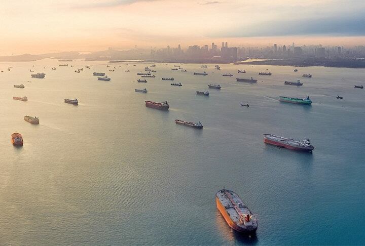 A Frota Fantasma fica em Singapura e é um ponto de abandono de embarcações, sem qualquer motivo aparente. Desde 1930, com o período de recessão, os barcos ficaram ali esquecidos e o número continuou aumentando ao longo dos anos.