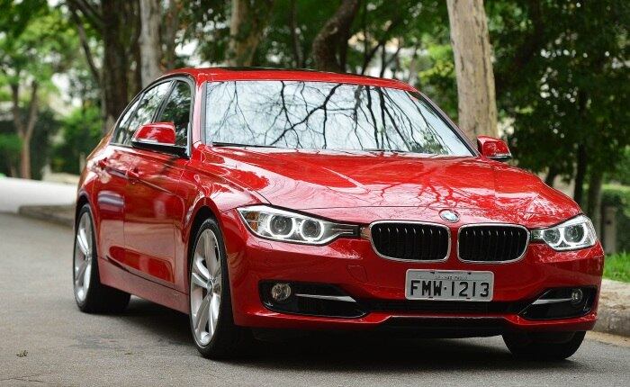 A dupla sertaneja Cezar e Paulinho também está na lista com a música A Gata do BMW, cujo refrão é o seguinte: "Eu vou meter ela no pau/ Eu vou meter ela no pau/ A gata do BMW me xavecando, xavecando/ E o que eu quero é receber/ Eu vou meter ela no pau/ Eu vou meter ela no pau/ É top model, é sensual/ Mas com ela eu jogo duro"